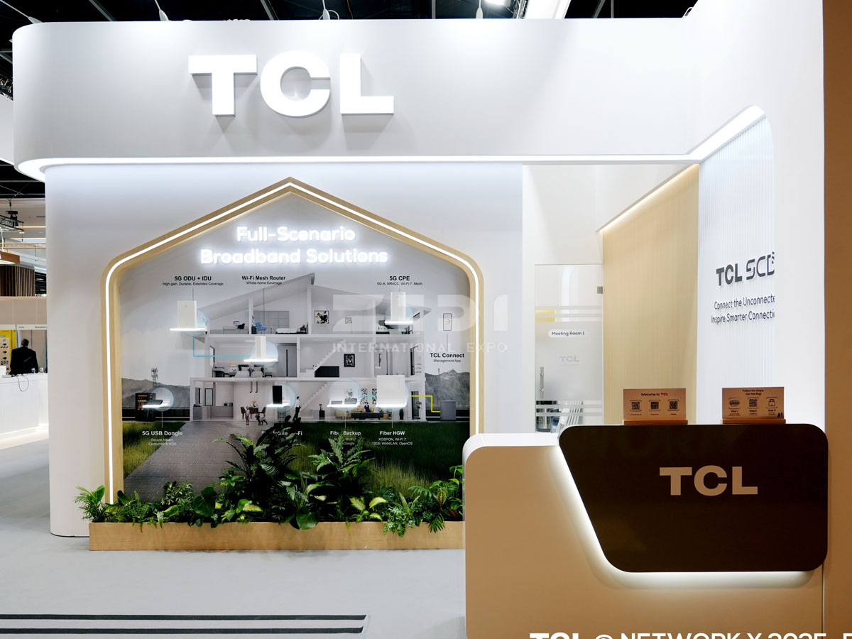 法國(guó)巴黎寬帶展臺(tái)搭建